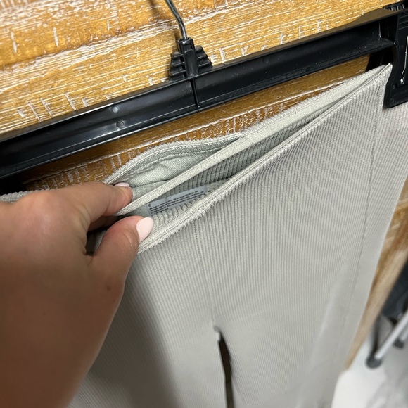 Lululemon Ribbed Softstreme Pants - Picture 7 of 8